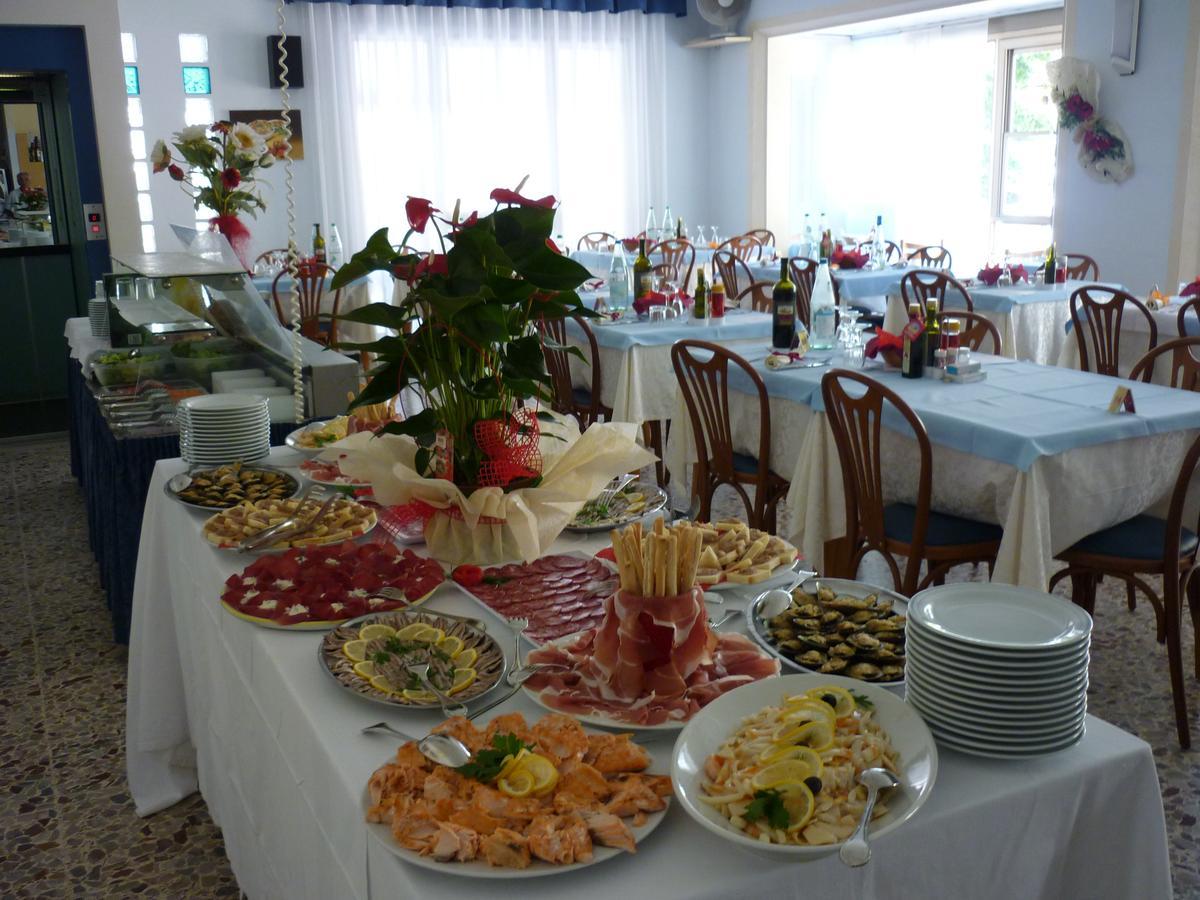 Hotel Latini Rimini Exterior photo