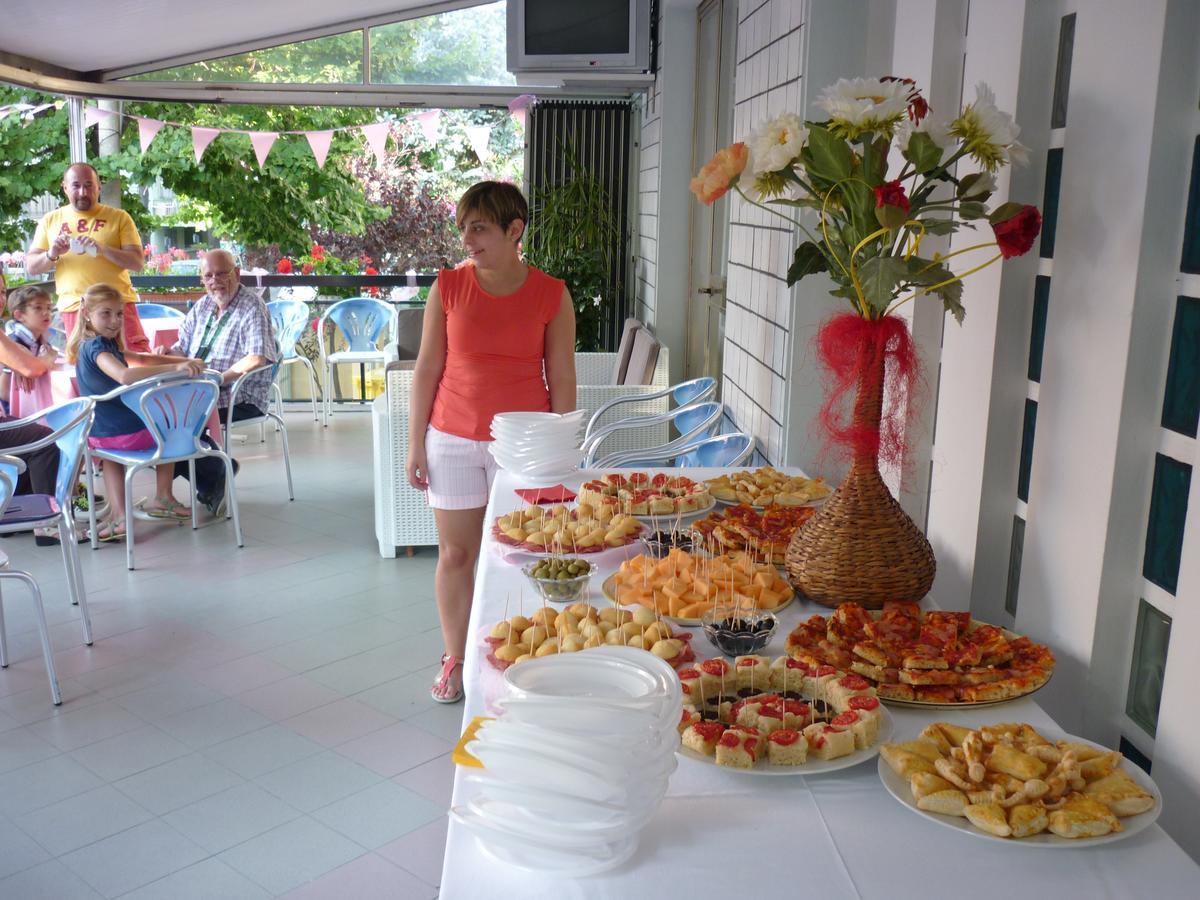 Hotel Latini Rimini Exterior photo
