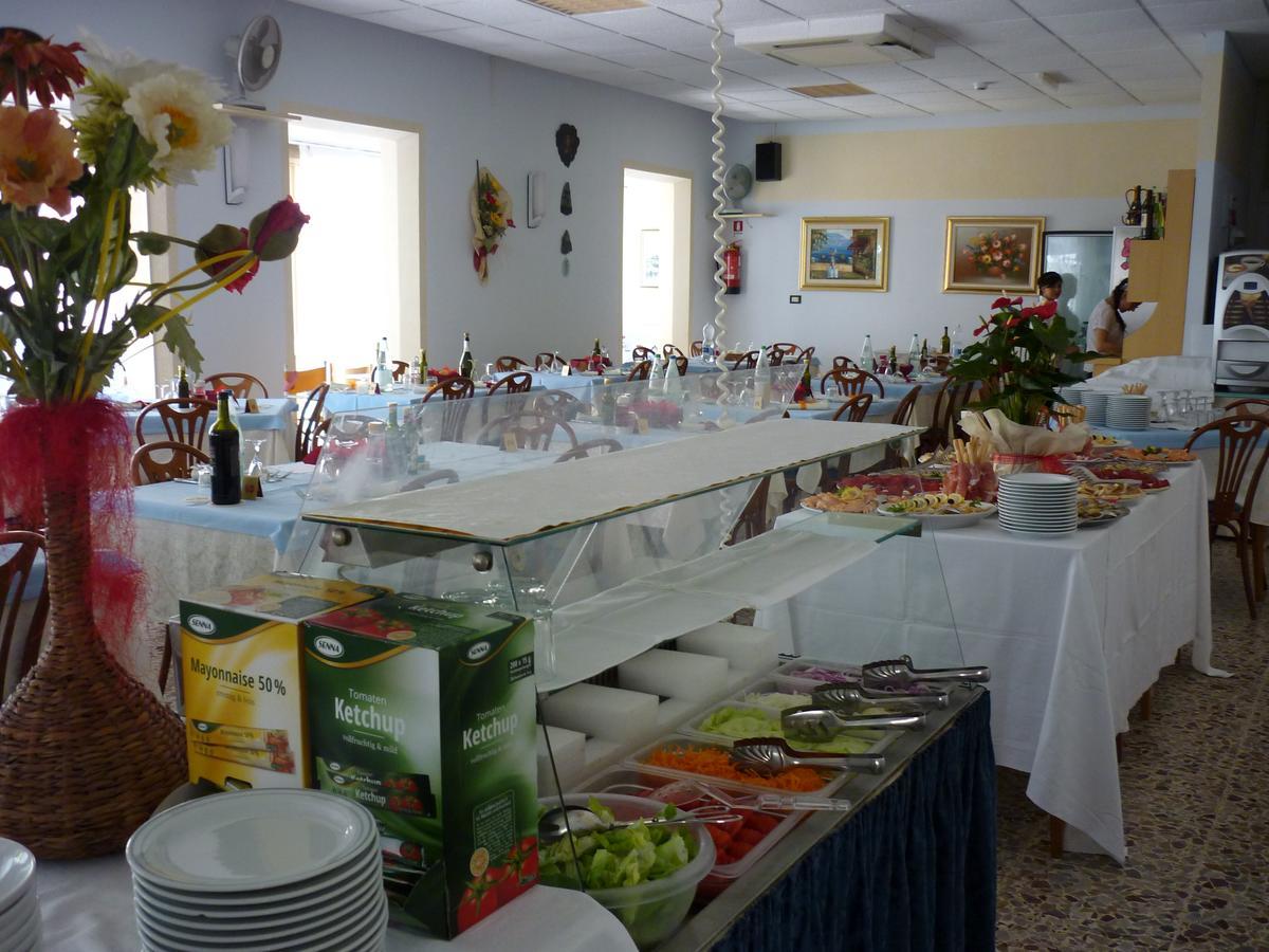 Hotel Latini Rimini Exterior photo