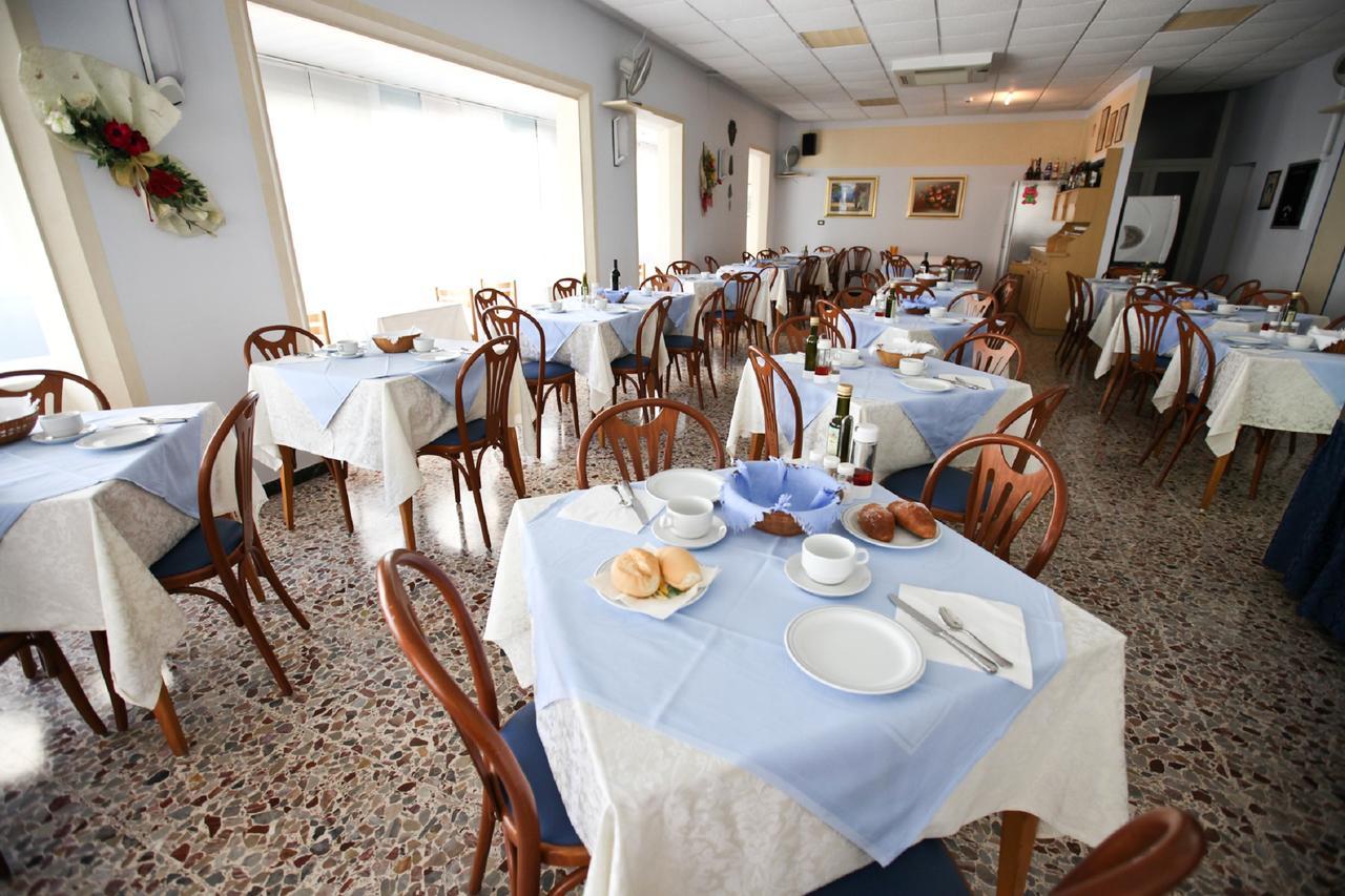 Hotel Latini Rimini Exterior photo