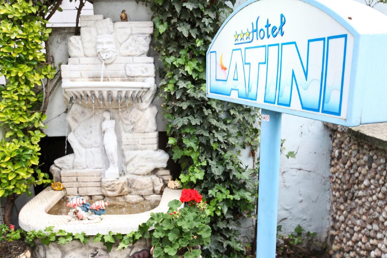Hotel Latini Rimini Exterior photo