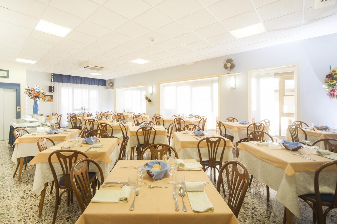 Hotel Latini Rimini Exterior photo