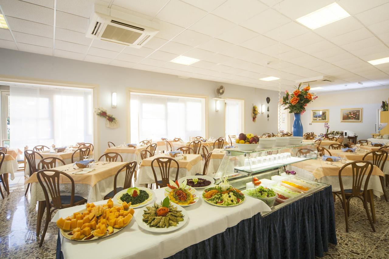 Hotel Latini Rimini Exterior photo